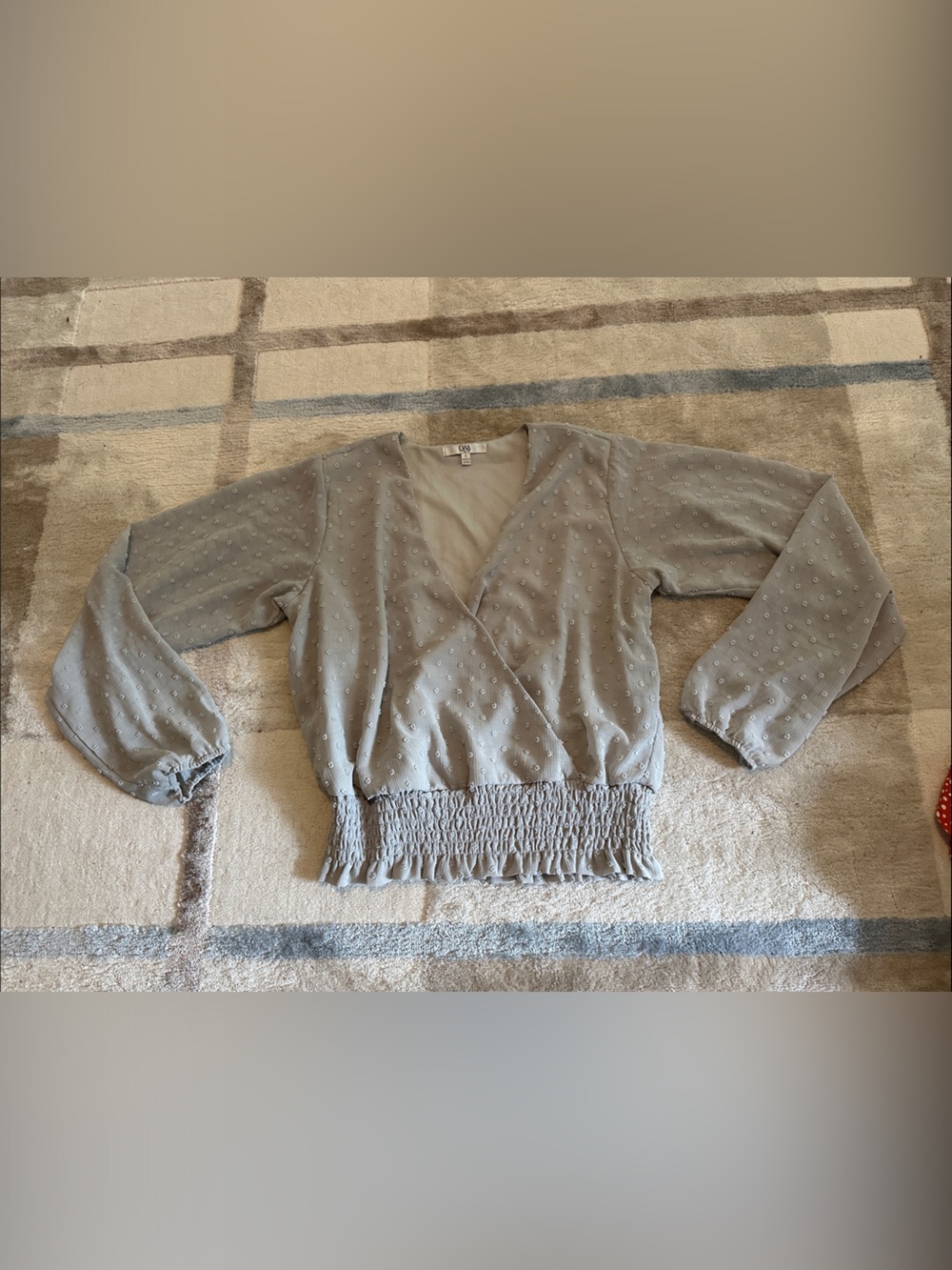 Women's Light Gray Textured V-Neck Smocked Hem Blouse
